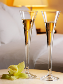 Photo of two glasses of champagne 