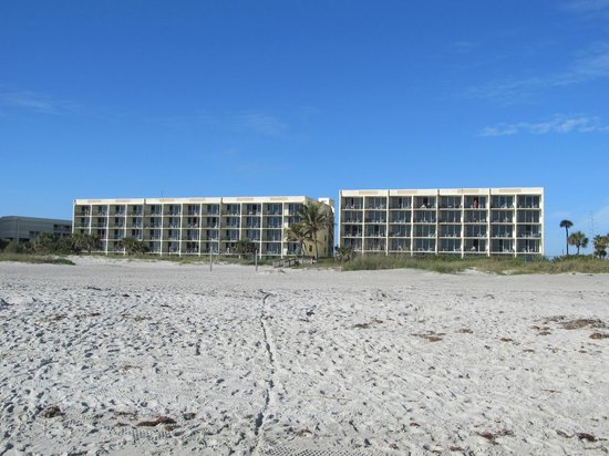 Why Oceanfront Resorts Create a Better Cocoa Beach Vacation